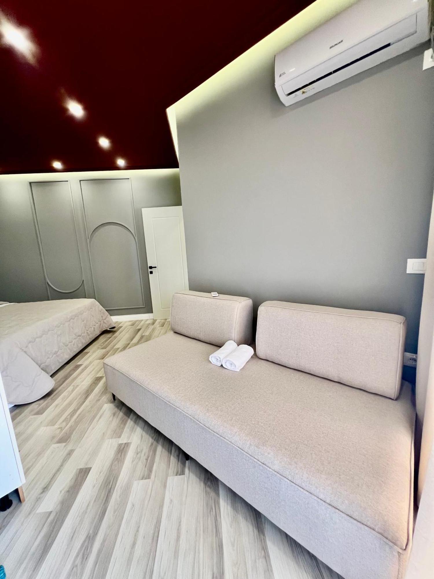 Spiranca Luxury Suites تيرانا الغرفة الصورة