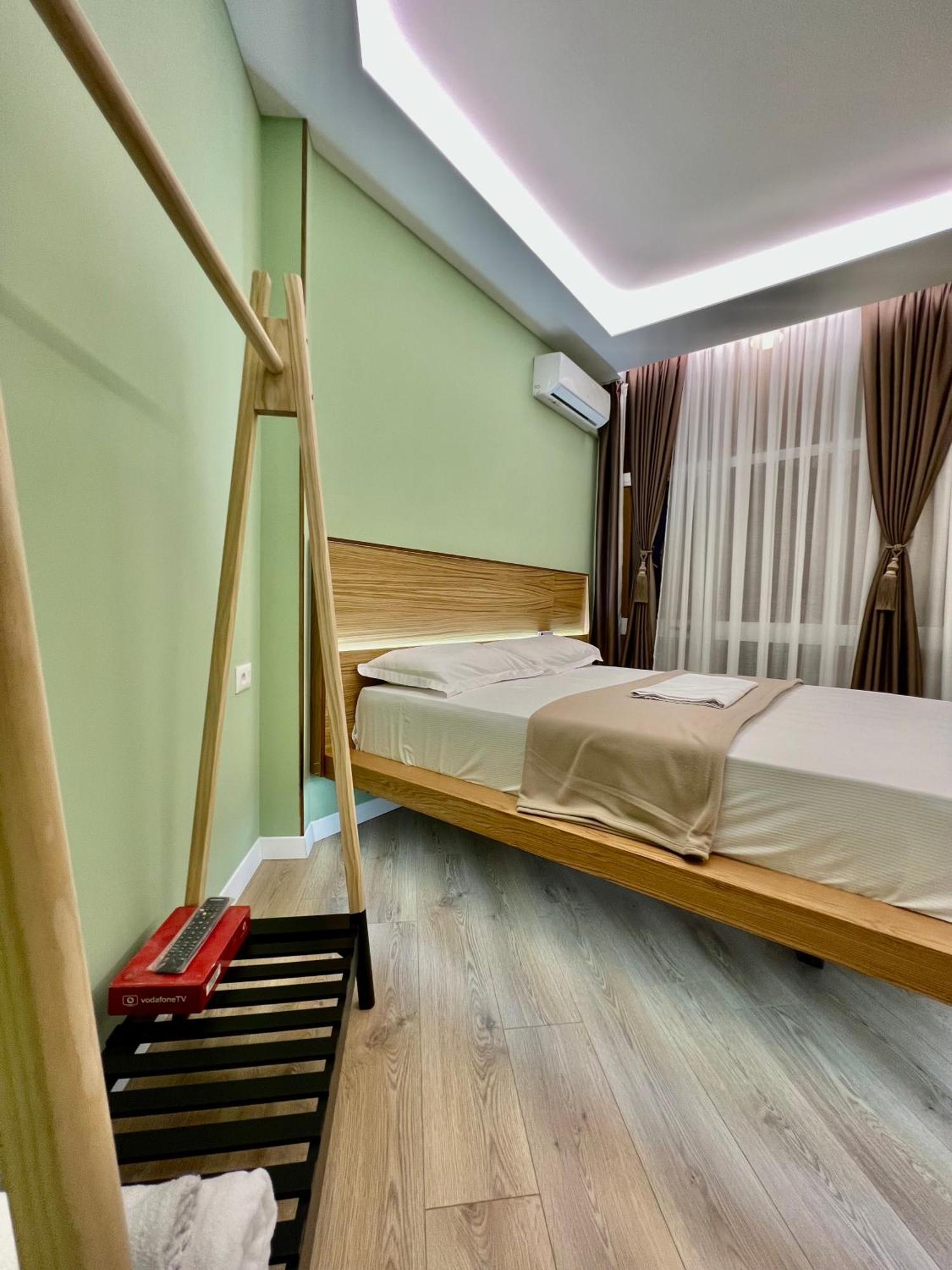 Spiranca Luxury Suites تيرانا الغرفة الصورة