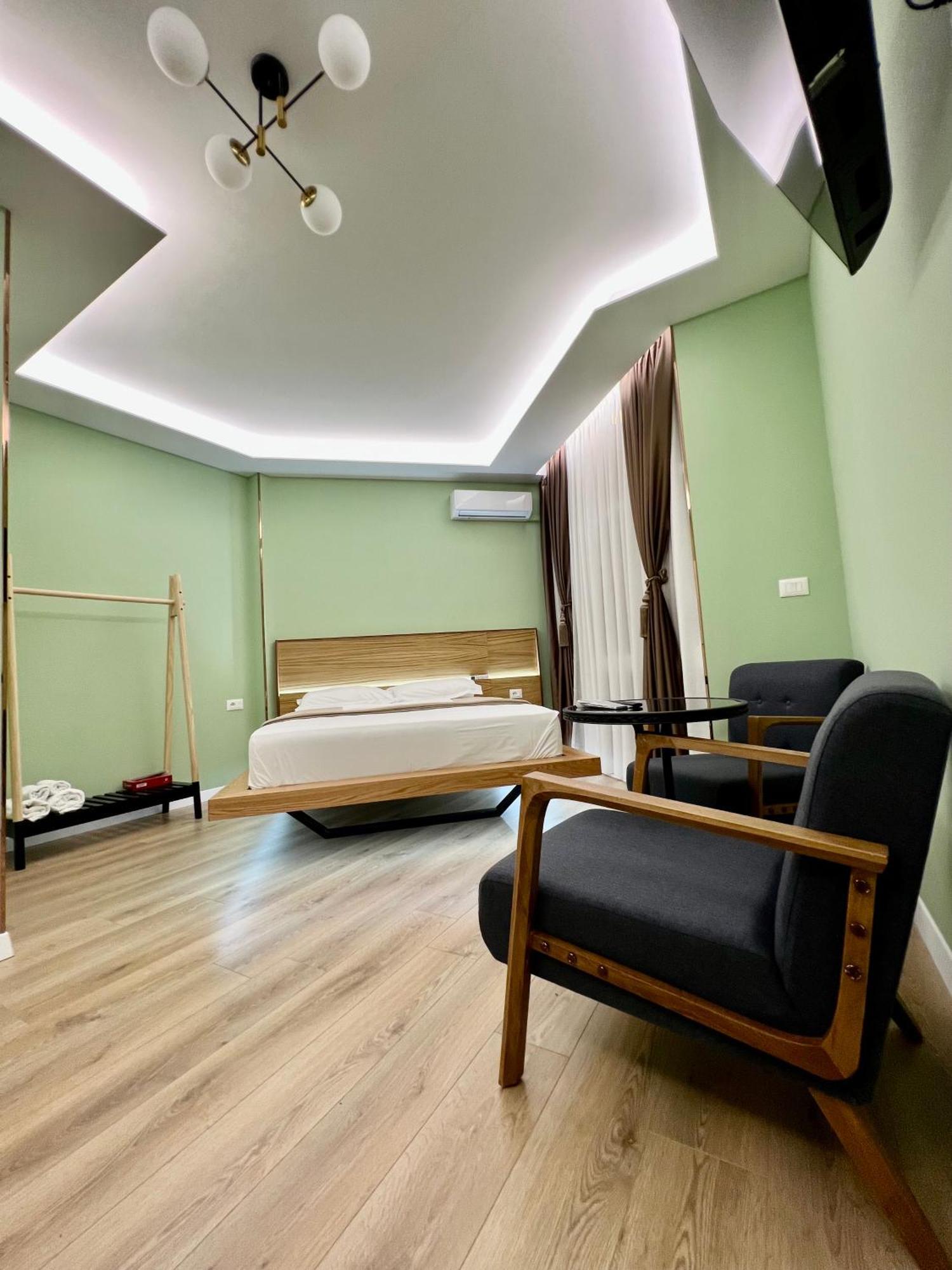 Spiranca Luxury Suites تيرانا الغرفة الصورة