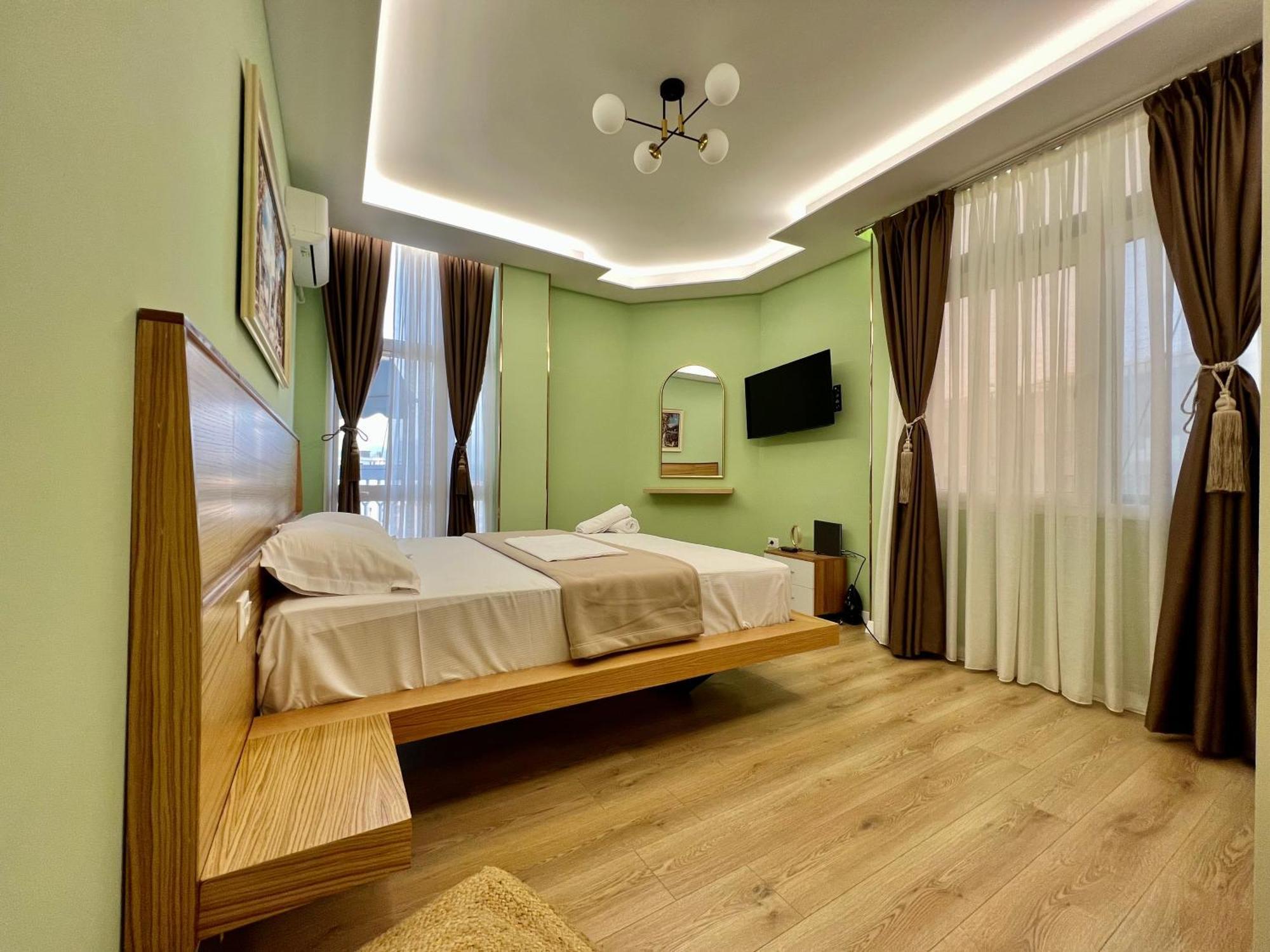 Spiranca Luxury Suites تيرانا الغرفة الصورة